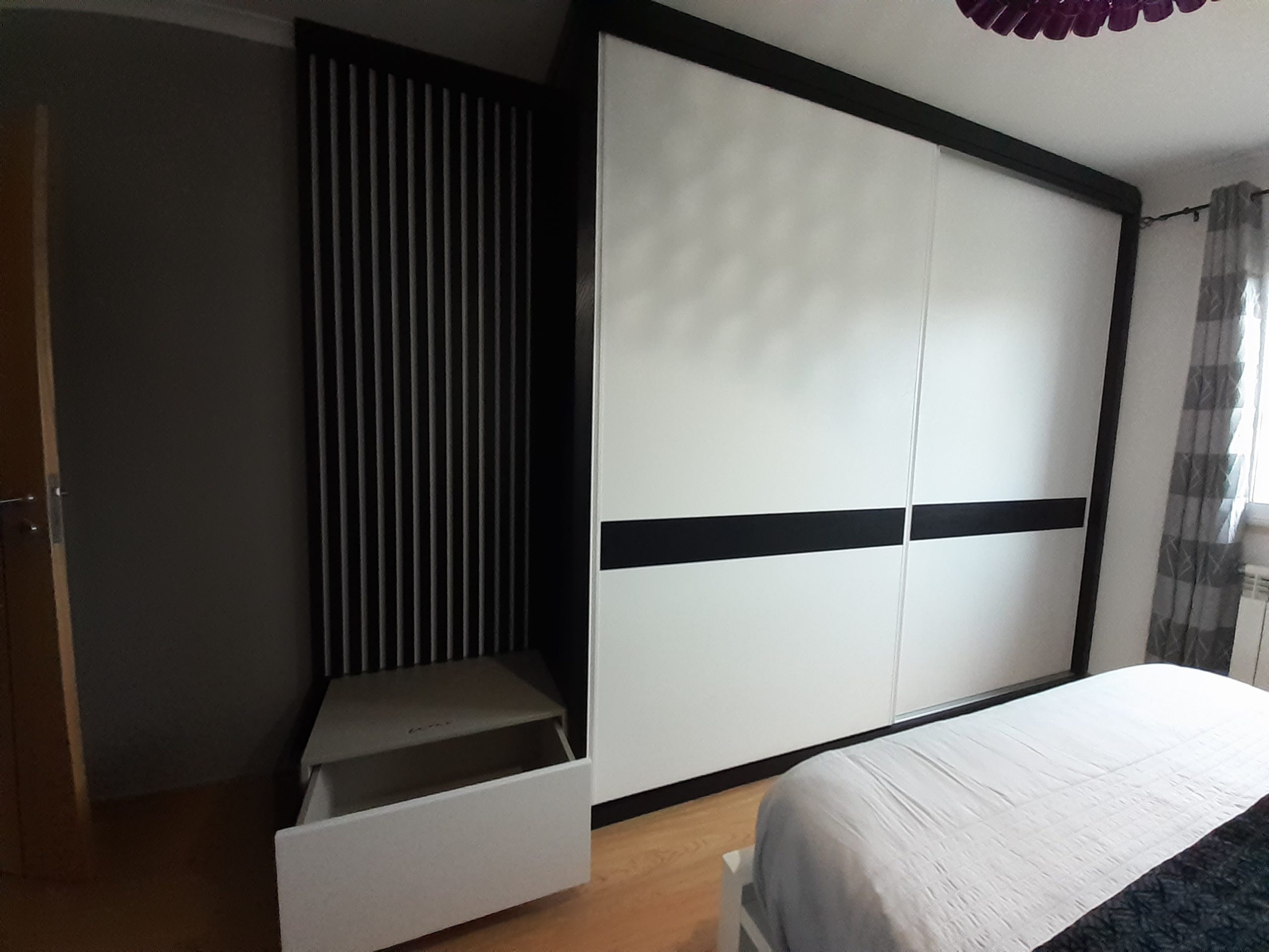 Roupeiros claros / brancos