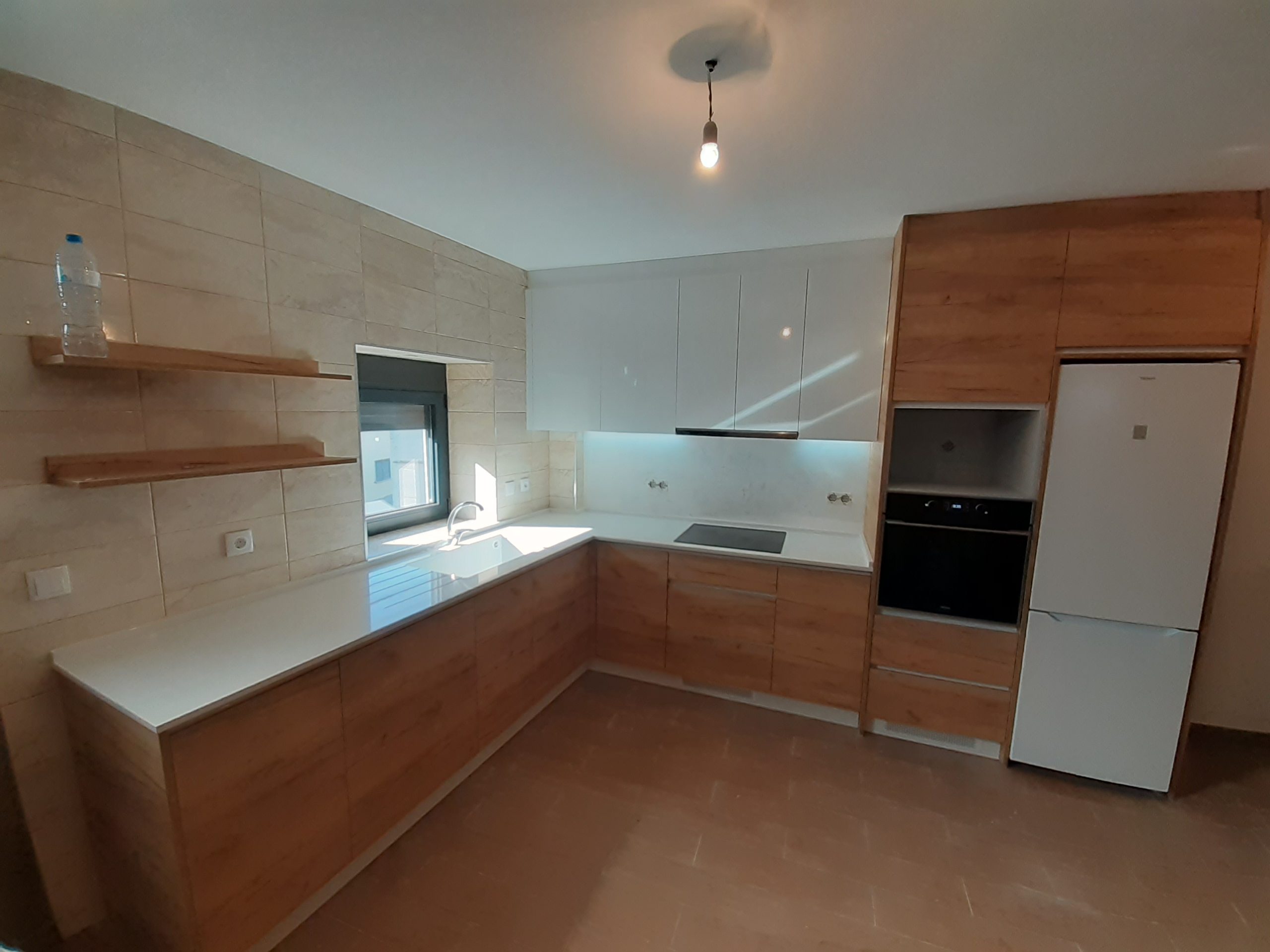 Cozinhas tons de madeira