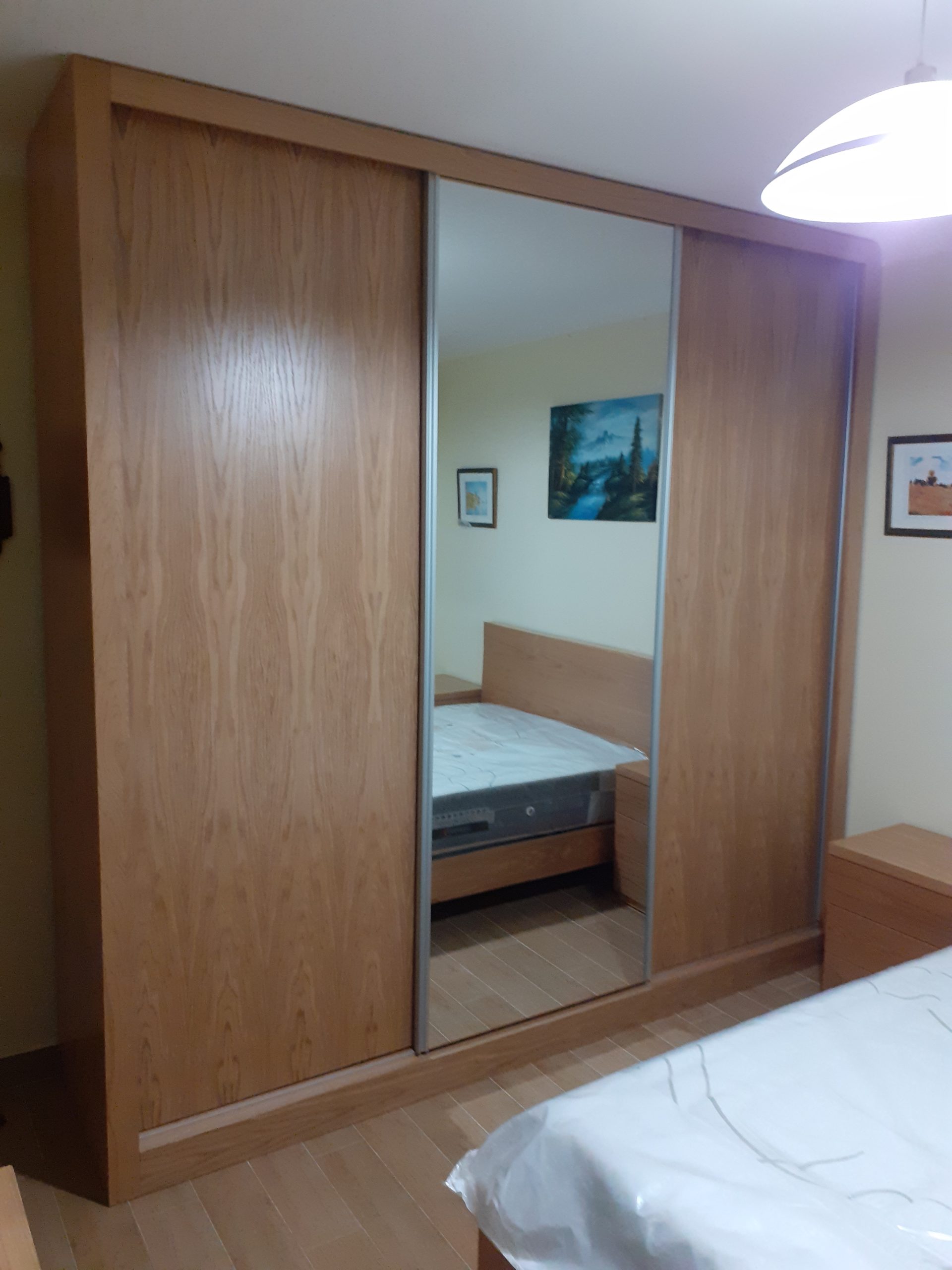 Roupeiros tons de madeira