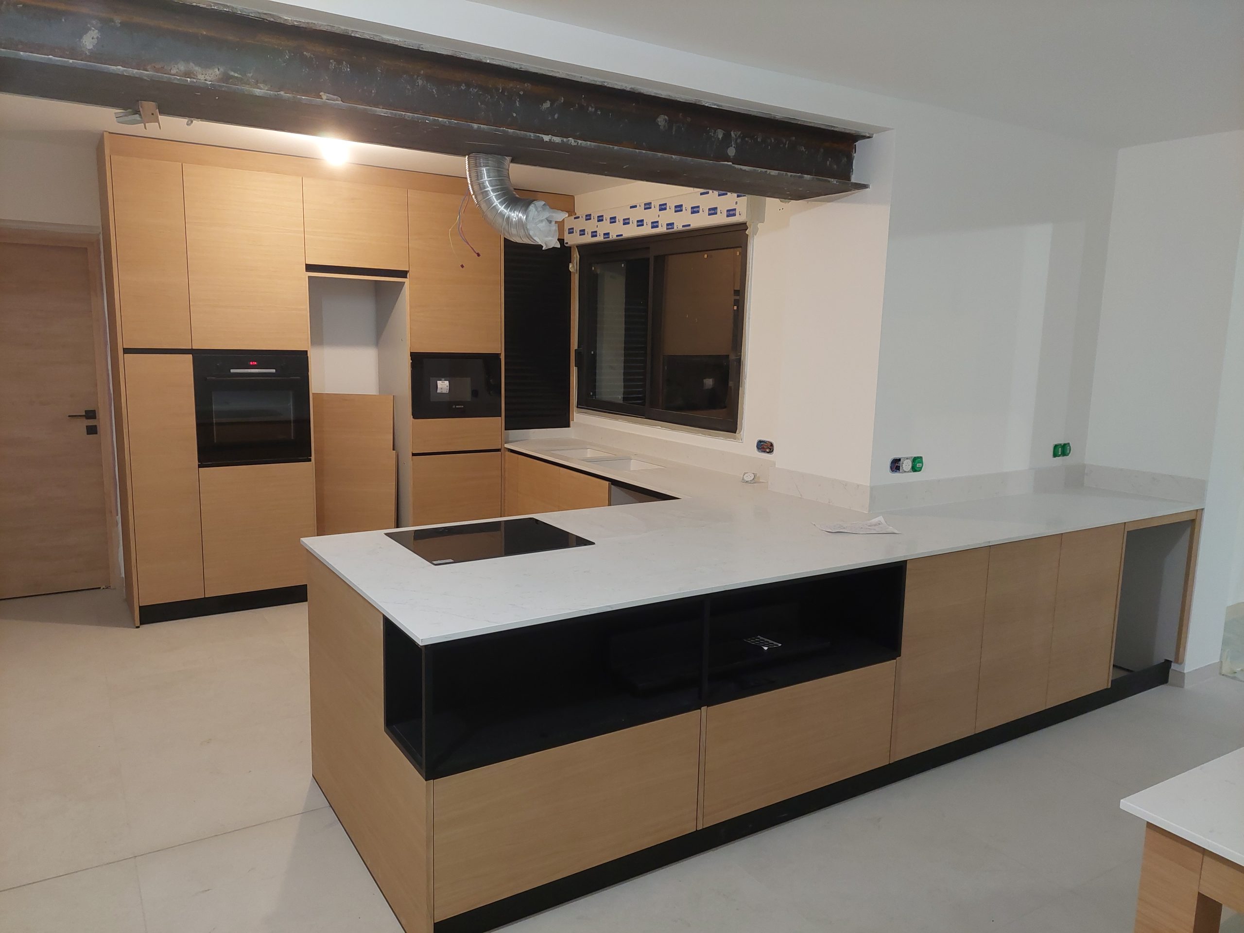 Cozinhas tons de madeira