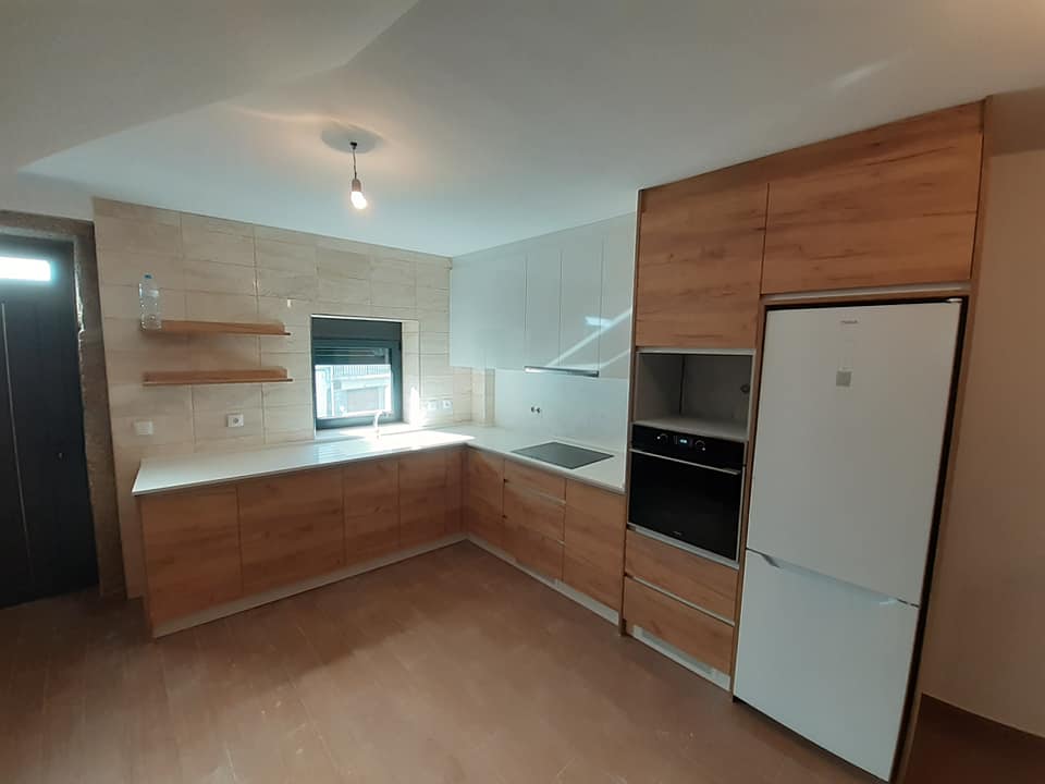 Cozinhas tons de madeira