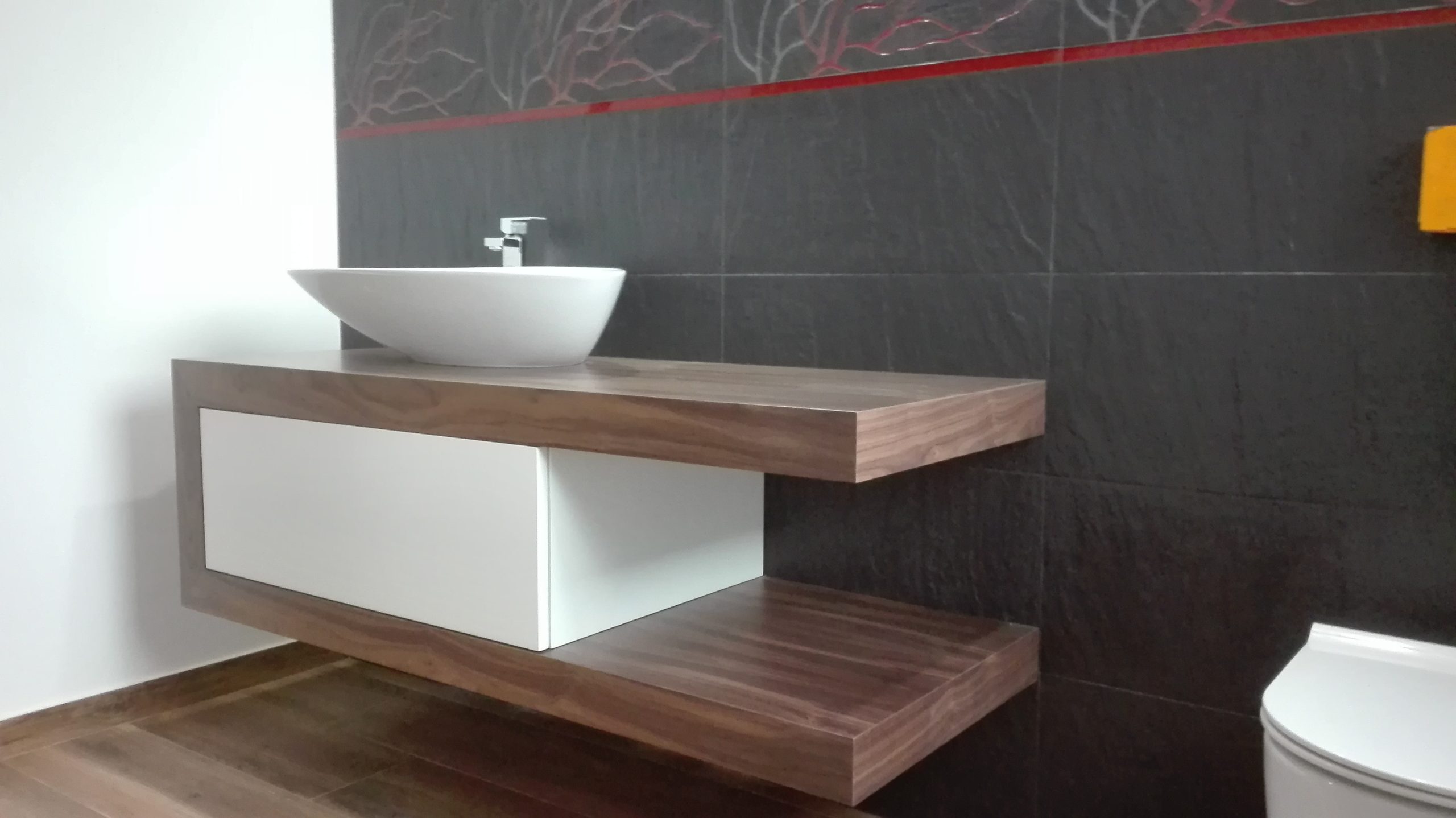 Móveis WC brancos / claros