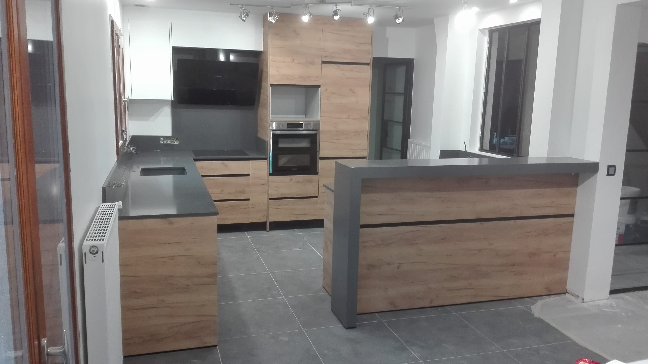 Cozinhas tons de madeira