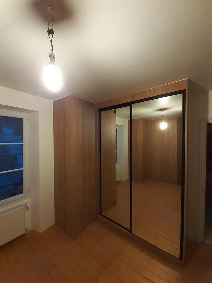 Roupeiros tons de madeira