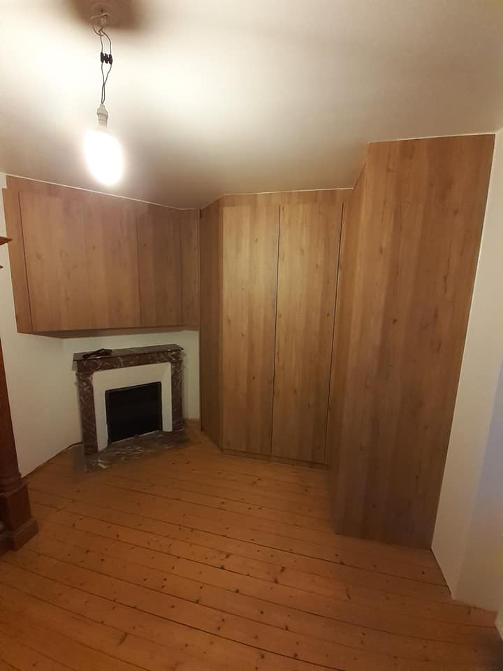 Roupeiros tons de madeira